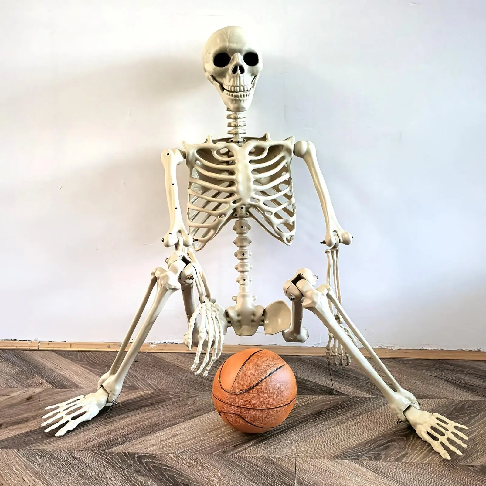 Glückliches Skelett für Halloween, Ganzkörper-posable-Skelett, Modellierung, humanoides Skelett, dekorative Requisiten für Halloween-Partyzubehör