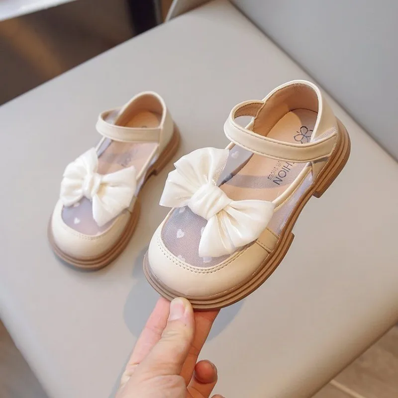 Girls Princess Sandals Children Love Breatheable Lace Mesh Elegant Shoes with Bow Kids Sweet Leather Shoes for Party Wedding