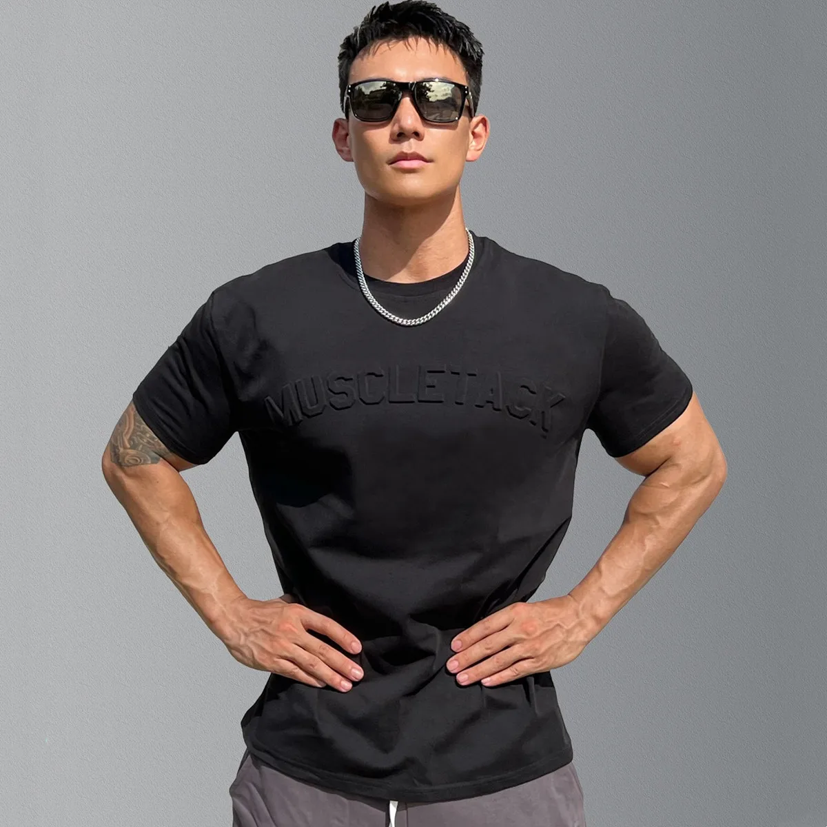 Casual Loose T-shirt Men Cotton Short Sleeves Tee Tops Summer Gym Fitness Bodybuilding Shirt Male Running Sport Training Clothes