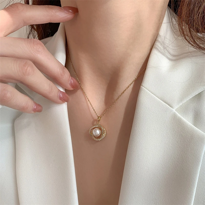 Fashion Pearl Pendant Necklace for Women Trend Aesthetic Gold Color Metal Chain Collar Choker Rhinestone Necklaces Party Jewelry