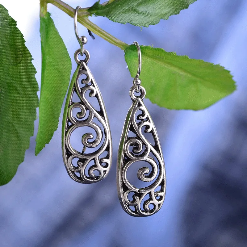 Retro Alloy Carved Palace Earrings Female, Cross-border Ethnic Fengshui Drop Hollow Flower Pattern Earrings for Women