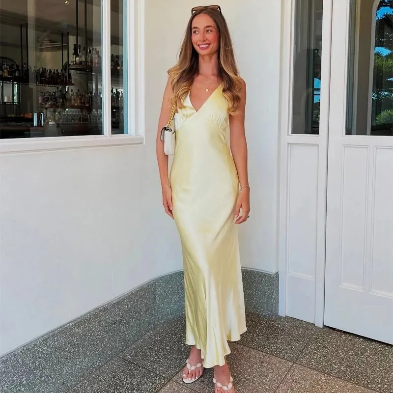 Vestido largo de satén amarillo para mujer, elegante, Sexy, ajustado, con cuello en V, tirantes sin espalda, vestidos por debajo de la rodilla, novedad de 2025, vestido de fiesta en la playa para vacaciones de verano