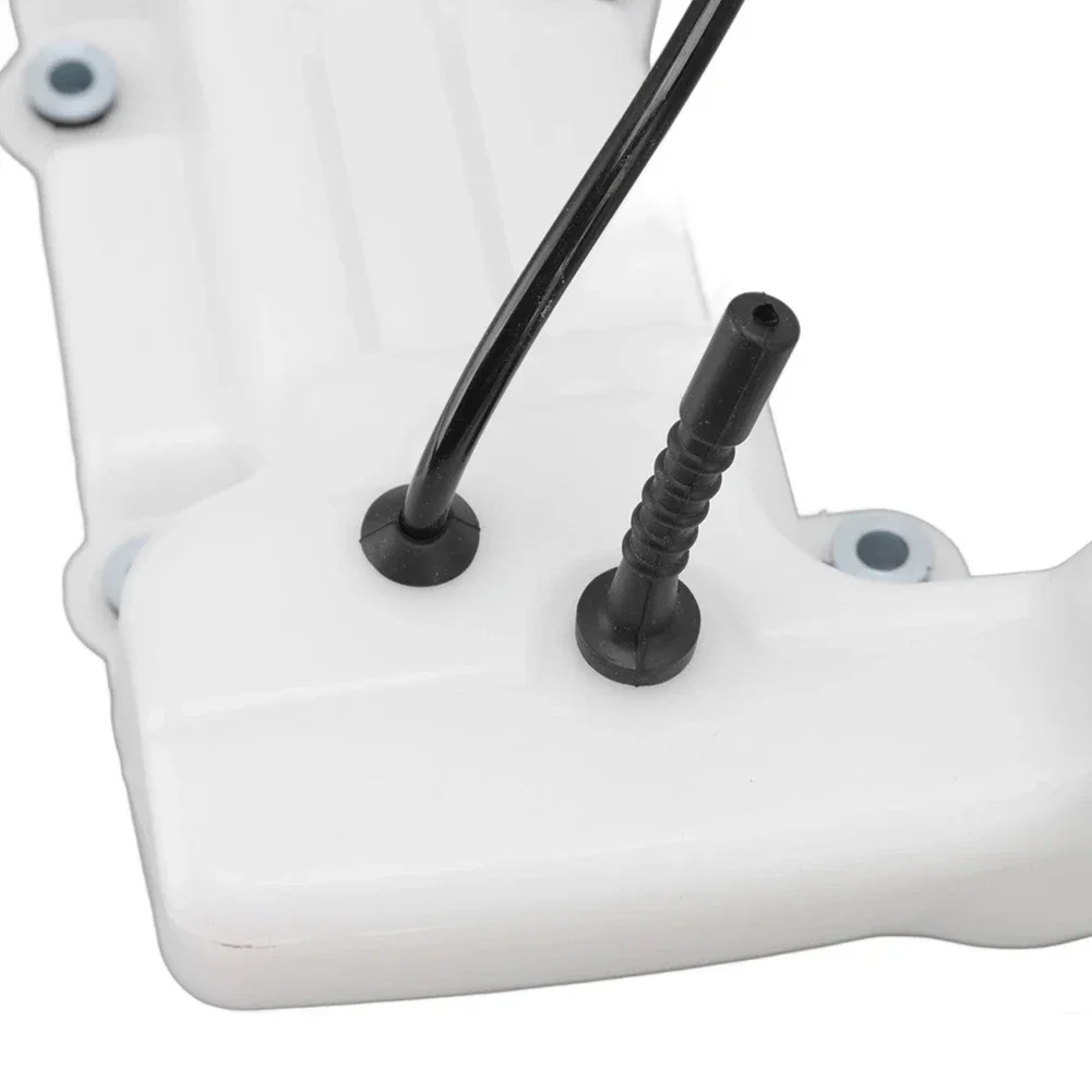 Easy Maintenance Tank Trimmer Fuel Tank Consistent Fuel Flow Outdoor Use Durability Plastic Construction User Convenience Design