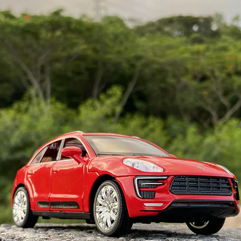 1:32 Porsches Macan SUV Alloy Car Model Diecasts & Toy Vehicles Metal Car Model Simulation Collection Childrens Gift A43