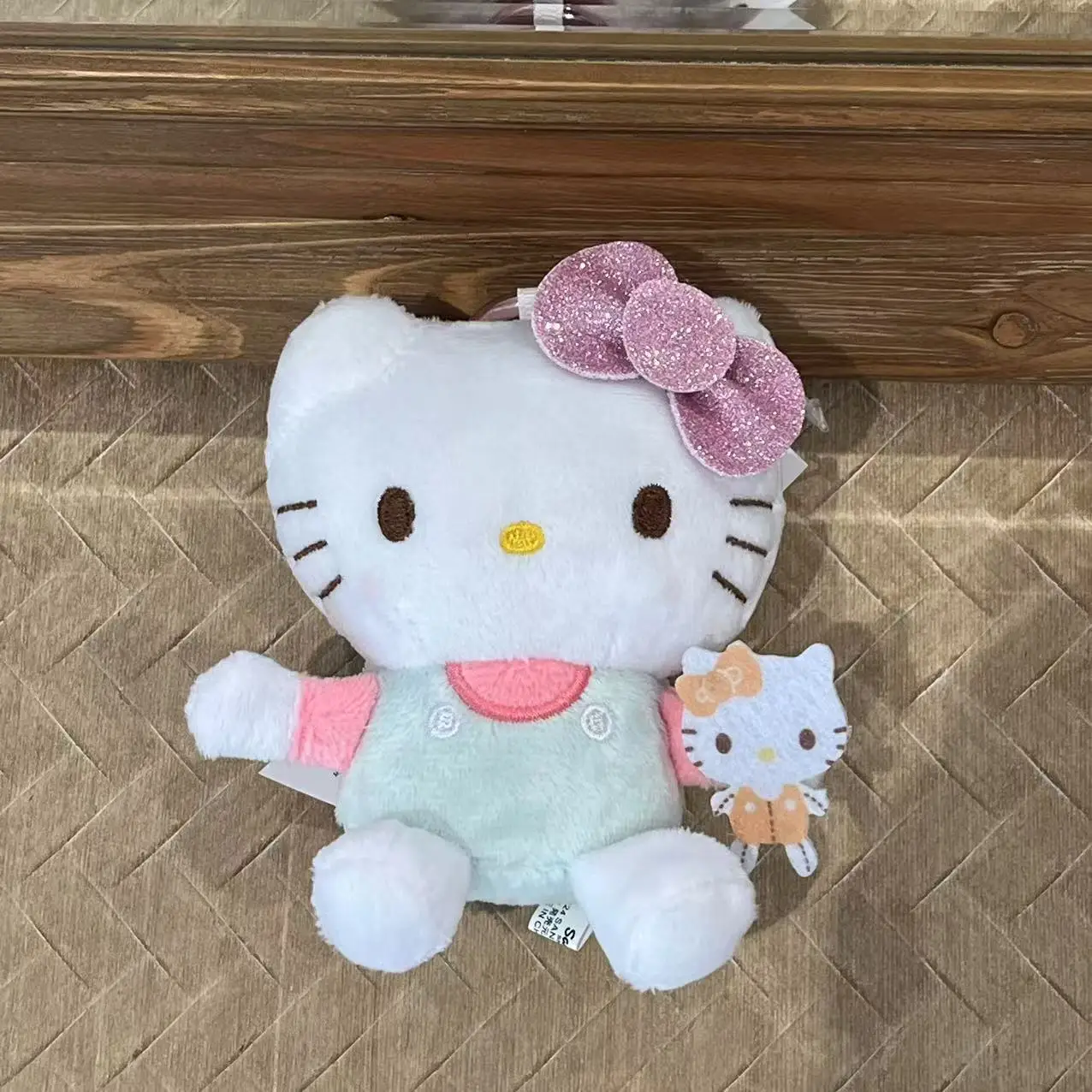 Hello Kitty Sanrio Cute Hold Kt Cat Doll Kawaii Plush Periphery Lovely Toy Fluffy Stuffed Keychain Pendant Schoolbag Decoration