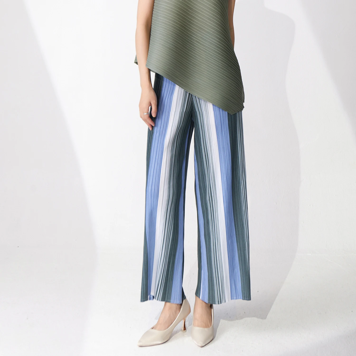 Summer Women's Straight Casual Pants 2025 New Striped Elastic Waist Wide Leg Pants Miyake Pleated Trousers