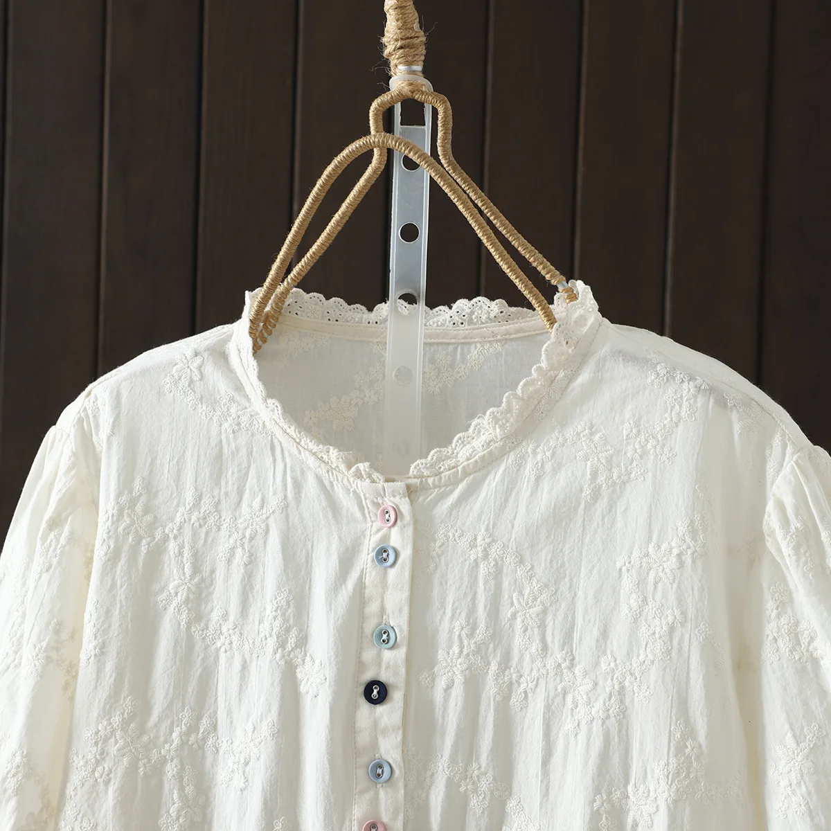 ใหม่2025ฤดูร้อนผ้าฝ้ายแขนสั้นเสื้อผู้หญิงRuffledเย็บปักถักร้อยปุ่มสีสัน, MoriสาวหวานRetroเสื้อหลวมT54738CC