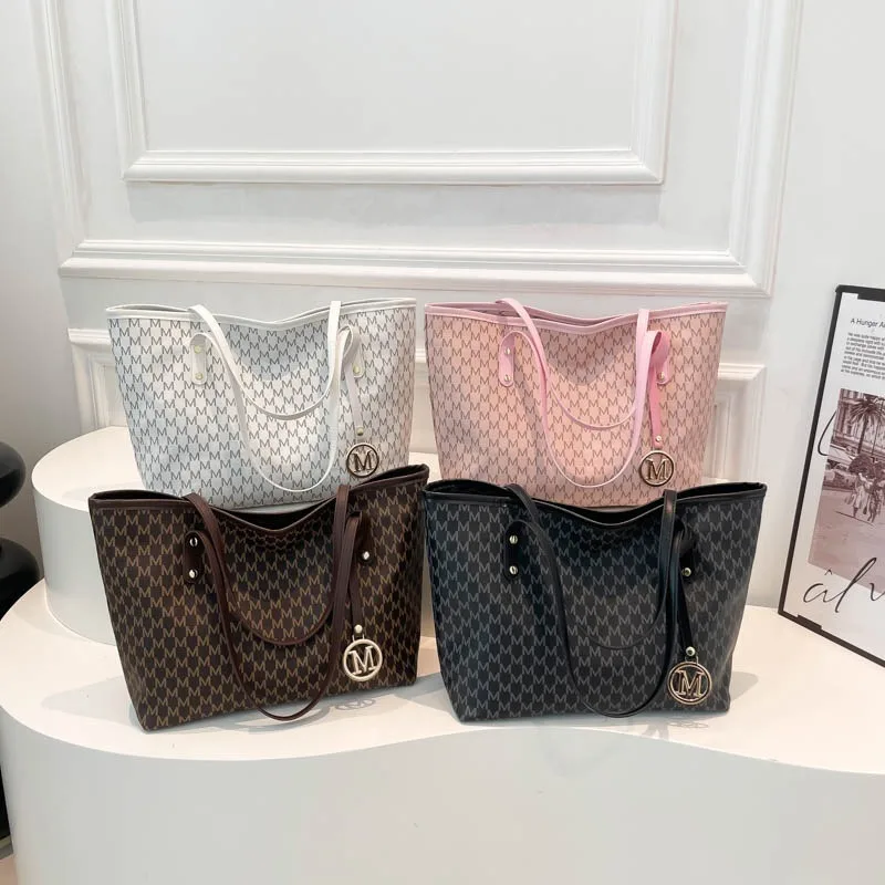 

Retro high-end commuter tote bag women's 2025 spring new fashion printed shoulder bag large capacity high-value women's bag