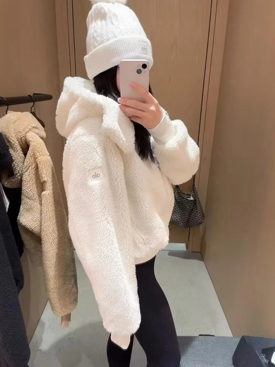

Autumn Winter ort Lamb Fur Jaet with Zipper And Hat Cr Puff Sle Women's Casual Thiened Outerwear Coat