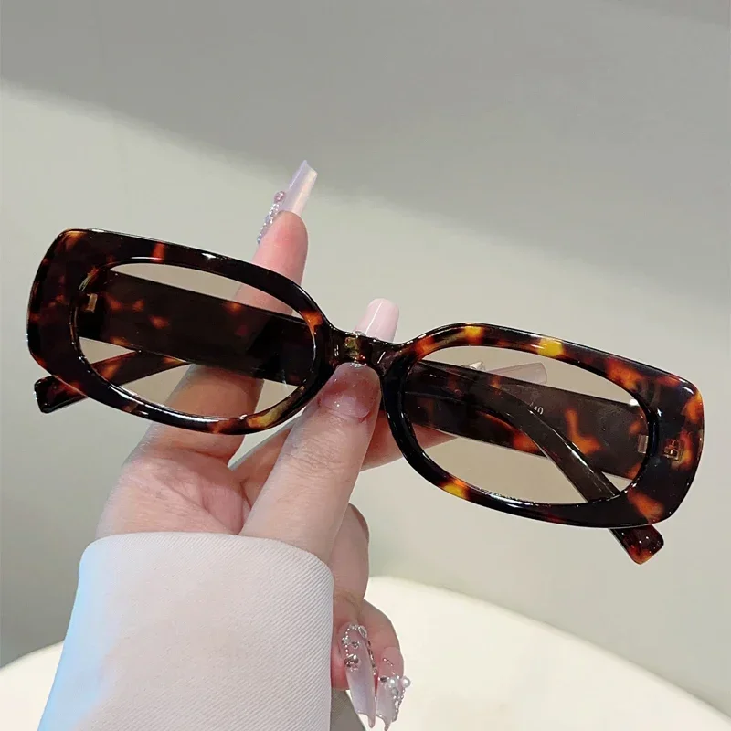KAMMPT Rechteckige Sonnenbrille für Damen, modisch, Outdoor, lässig, Farbtöne, 2025, neu, trendiger koreanischer Stil, Markendesign, Dekor, Sonnenbrille