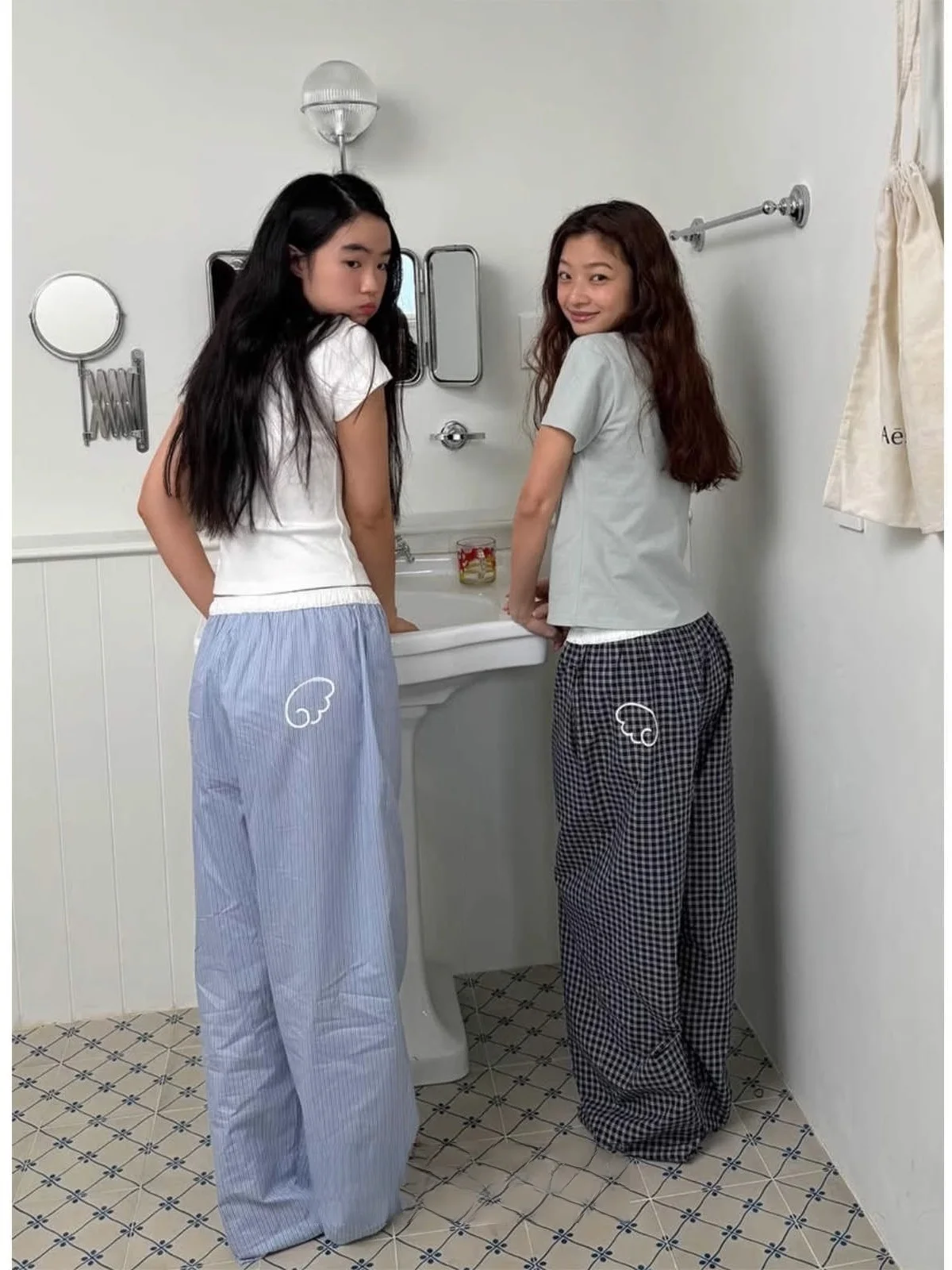 

Удобные корейские полосатые свободные домашние брюки для женщин с высокой талией, широкими штанинами, повседневные, универсальные, с принтом в виде маленьких крыльев