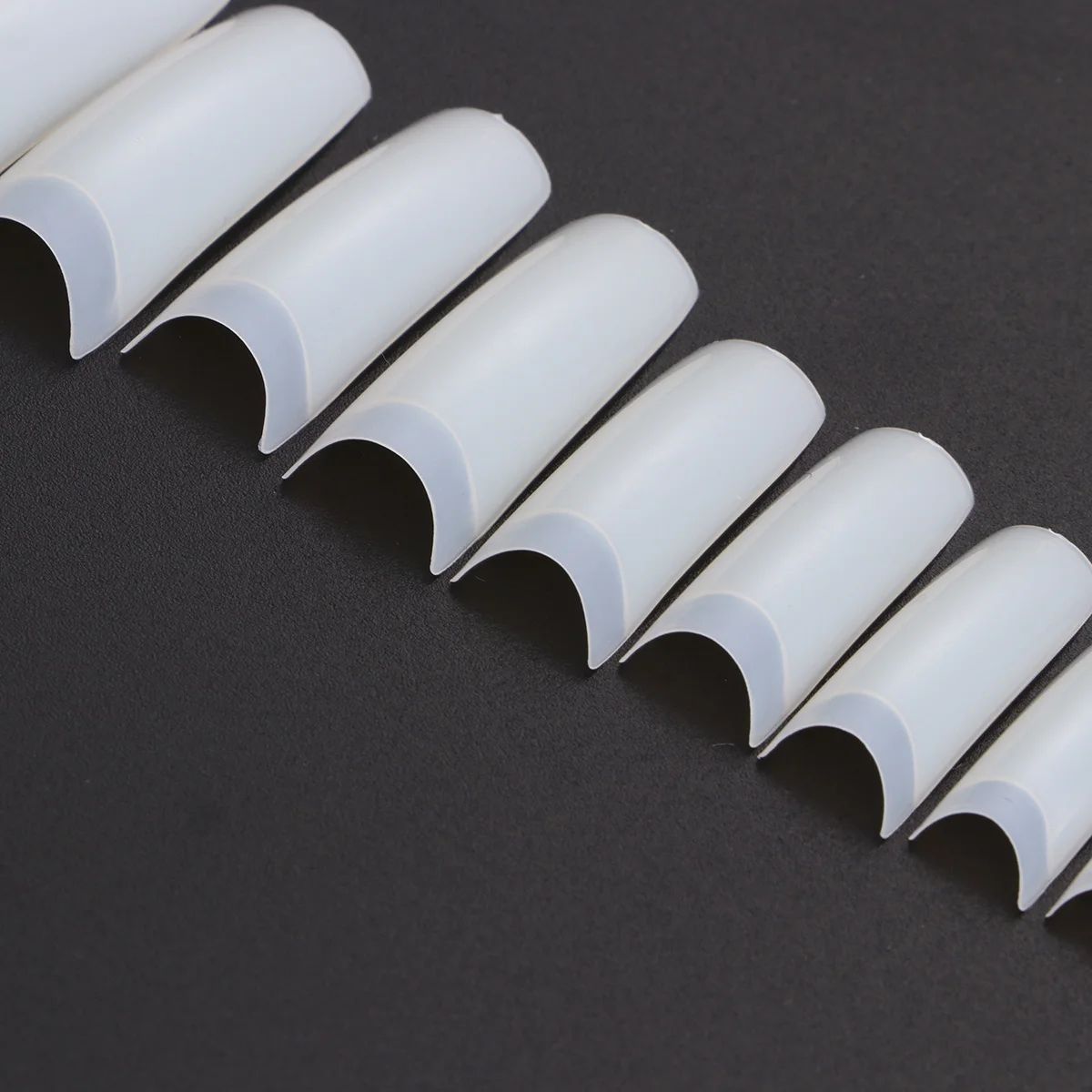 

1 коробка, искусственные ногти, однотонные накладные ногти, наклейки для дизайна ногтей «сделай сам», простые в использовании маникюрные принадлежности для Рождества, Хэллоуина, дня рождения