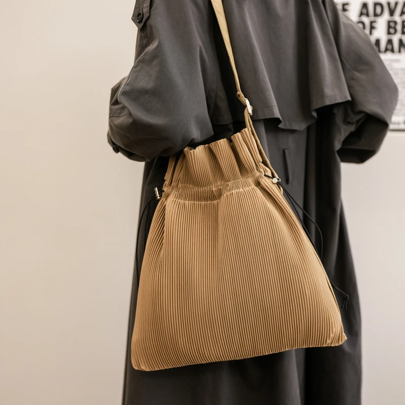 

Women's Luxury Leather Shoulder Bag Elegant Crossbody Handbag Classic Designer Tote For Work And Everyday Style