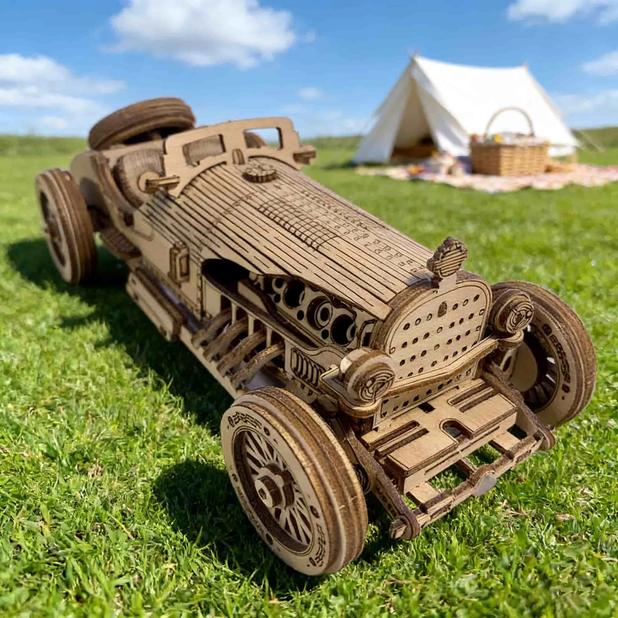 DIY Wooden 3D Puzzle Antique Sports Car Model Kit Creative Birthday or Holiday Gift Educational Toy Exquisitely Designed