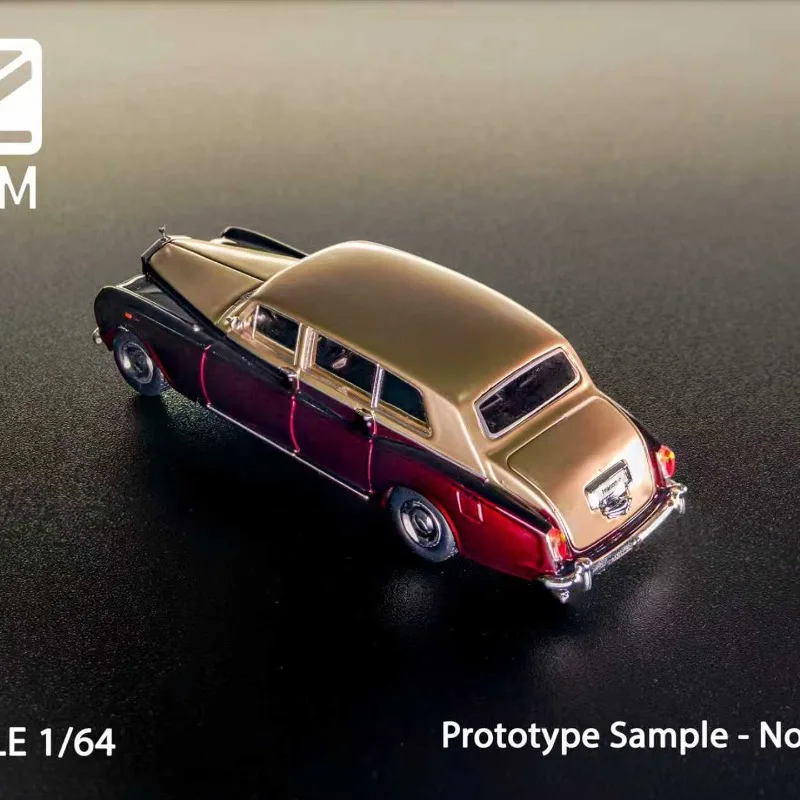 DCM 1:64 Rolls-Royce Phantom VI simulation alloy car model, a festival gift for children and a collectible decoration for adults