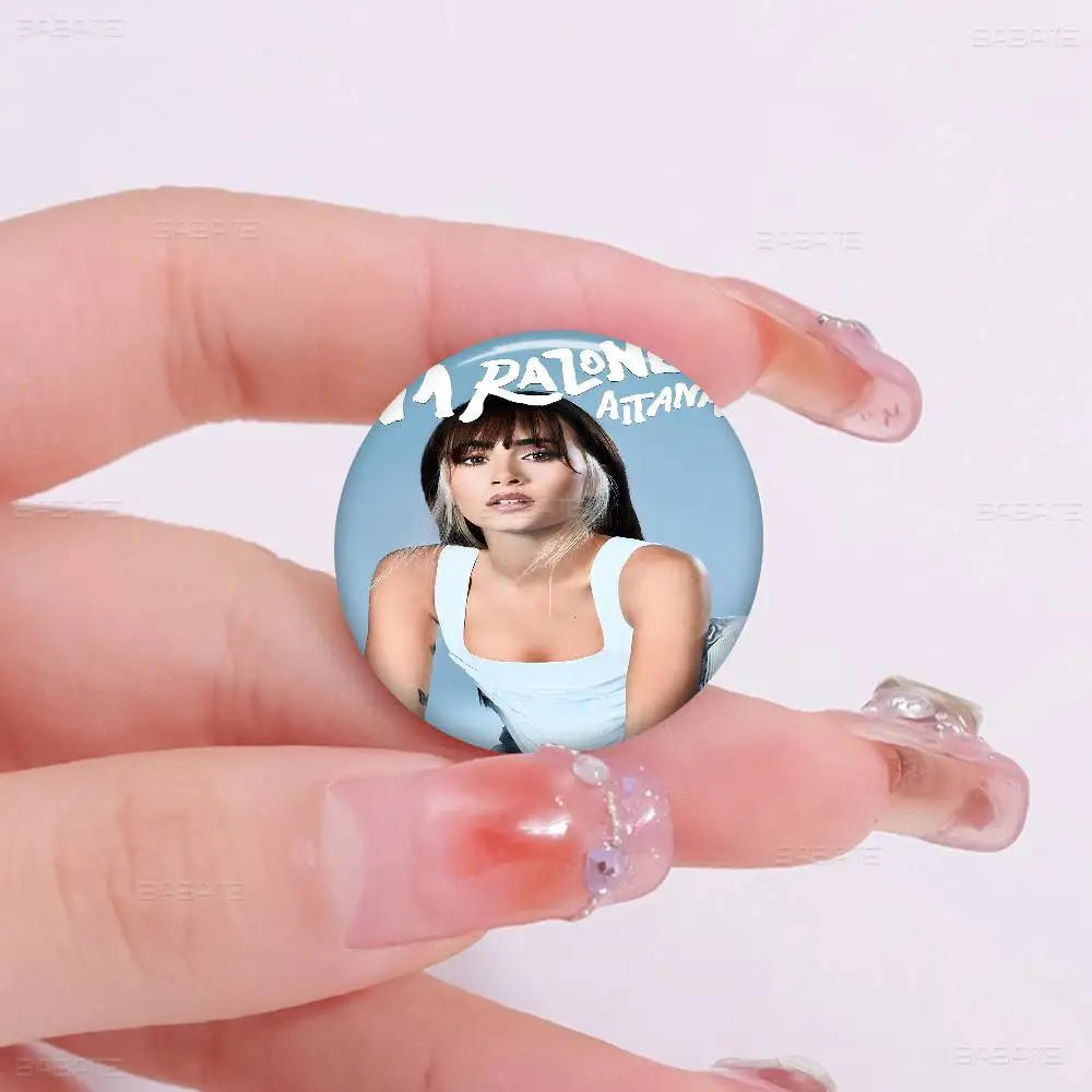 Aitana Ocanaes المغني فيلم لزجة صور دبابيس الإبداعية شارة مستديرة الهدايا دبابيس 32/44/58 مللي متر #6