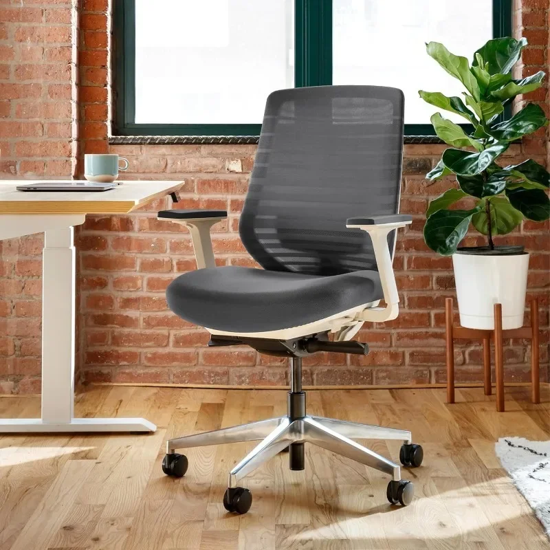 A Versatile Desk Chair with Adjustable Lumbar Support, Breathable Mesh Backrest