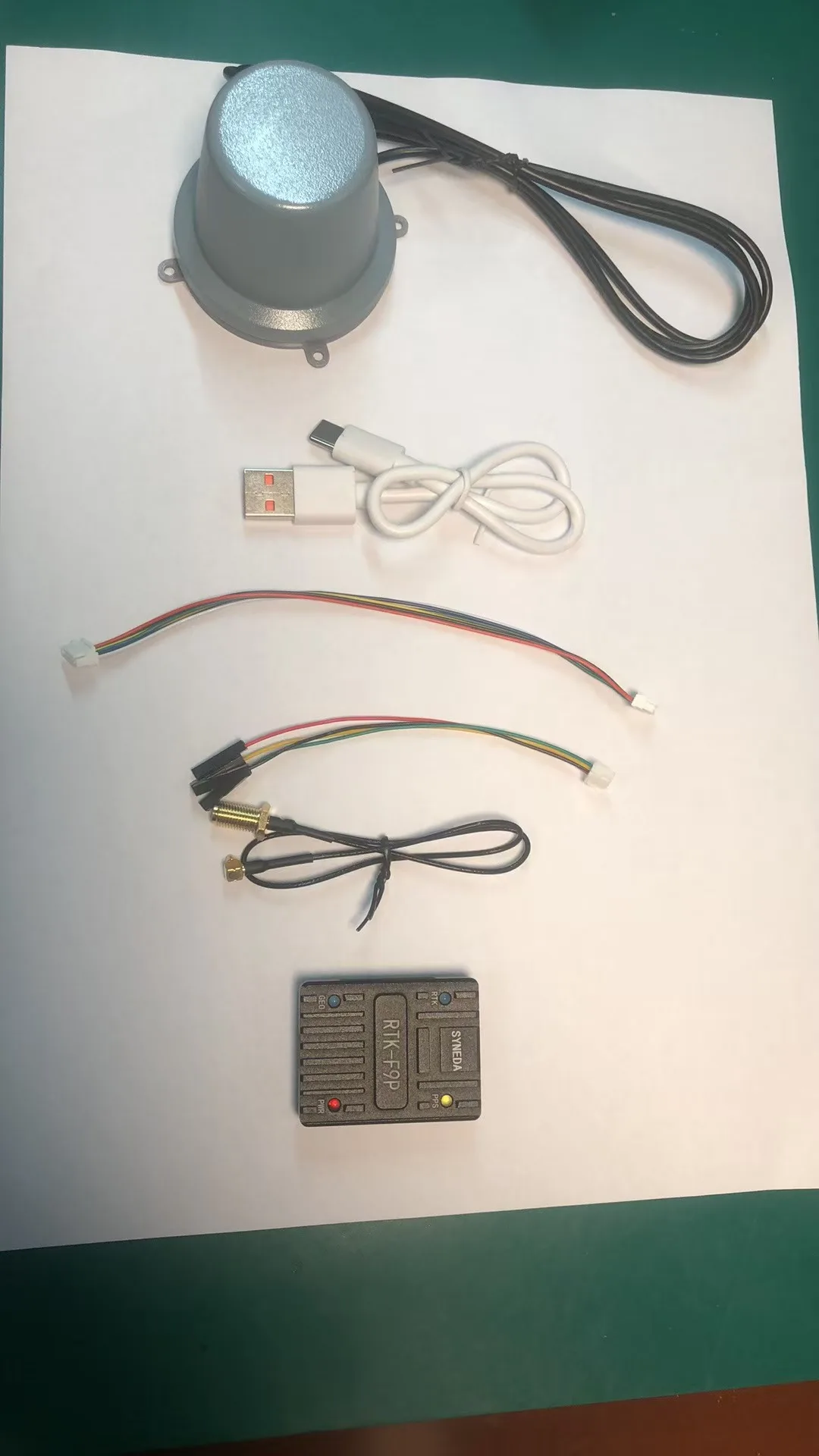 GNSS ความแม่นยําสูง ZED-F9P Beidou GPS เซนติเมตรระดับ RTK โมดูลการวัดตําแหน่งการ์ด GNSS Receiver
