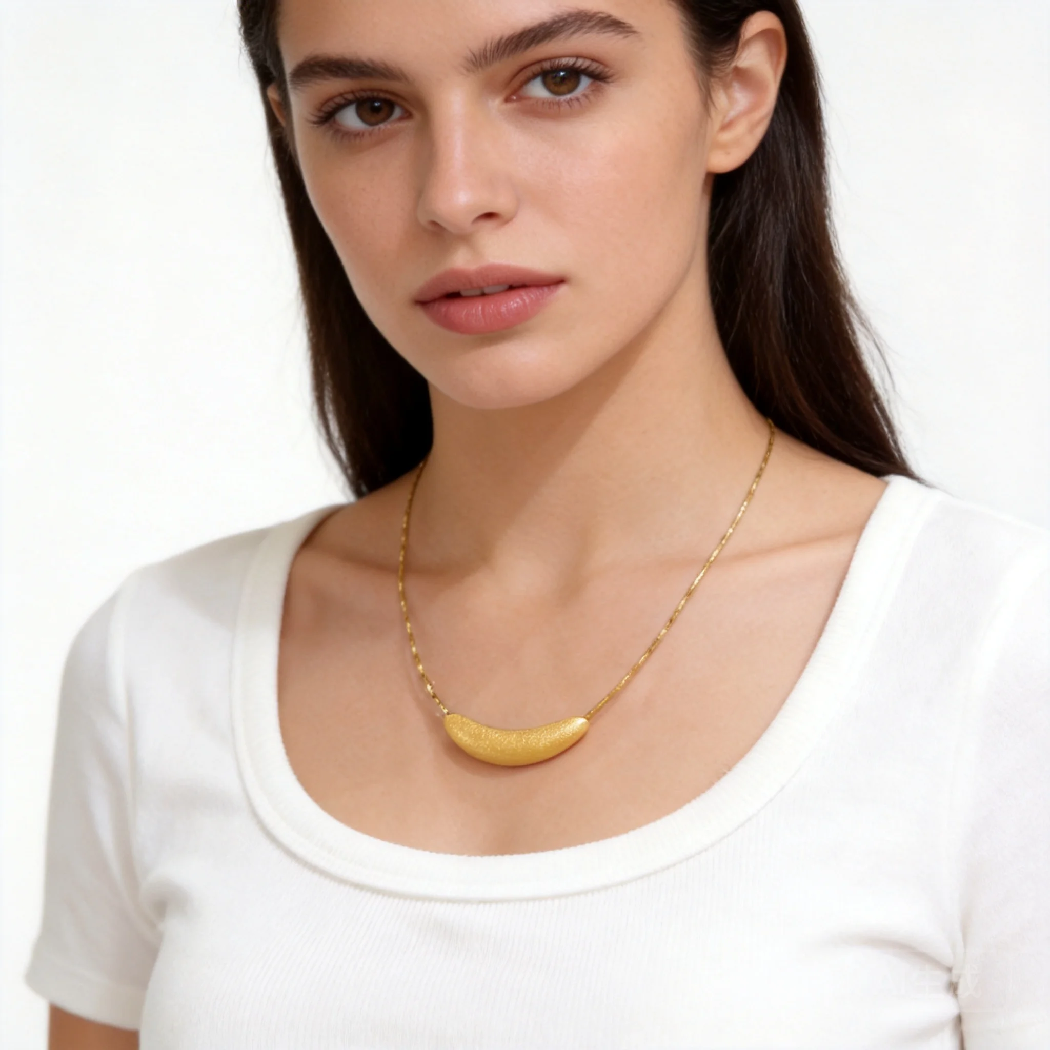 

Chinese Style Lucky Blessing 24k Gold Plated Brushed Crescent Moon Pendant Curved Ox Horn Choker Clavicle Necklace Long Lasting