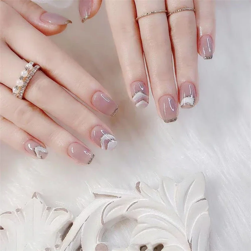 24szt Krótkie Smudged Gold Powder Fake Nails Full Fruit Acrylic Press on Nail Art Product Frozen Powder Flesh-colored False Nails