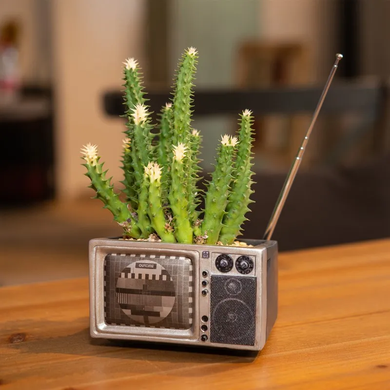 

Creative Retro TV Storage Box Modern Design Style Digital Material Home Personality Cute Resin Crafts Flower Pots Planter Glazed