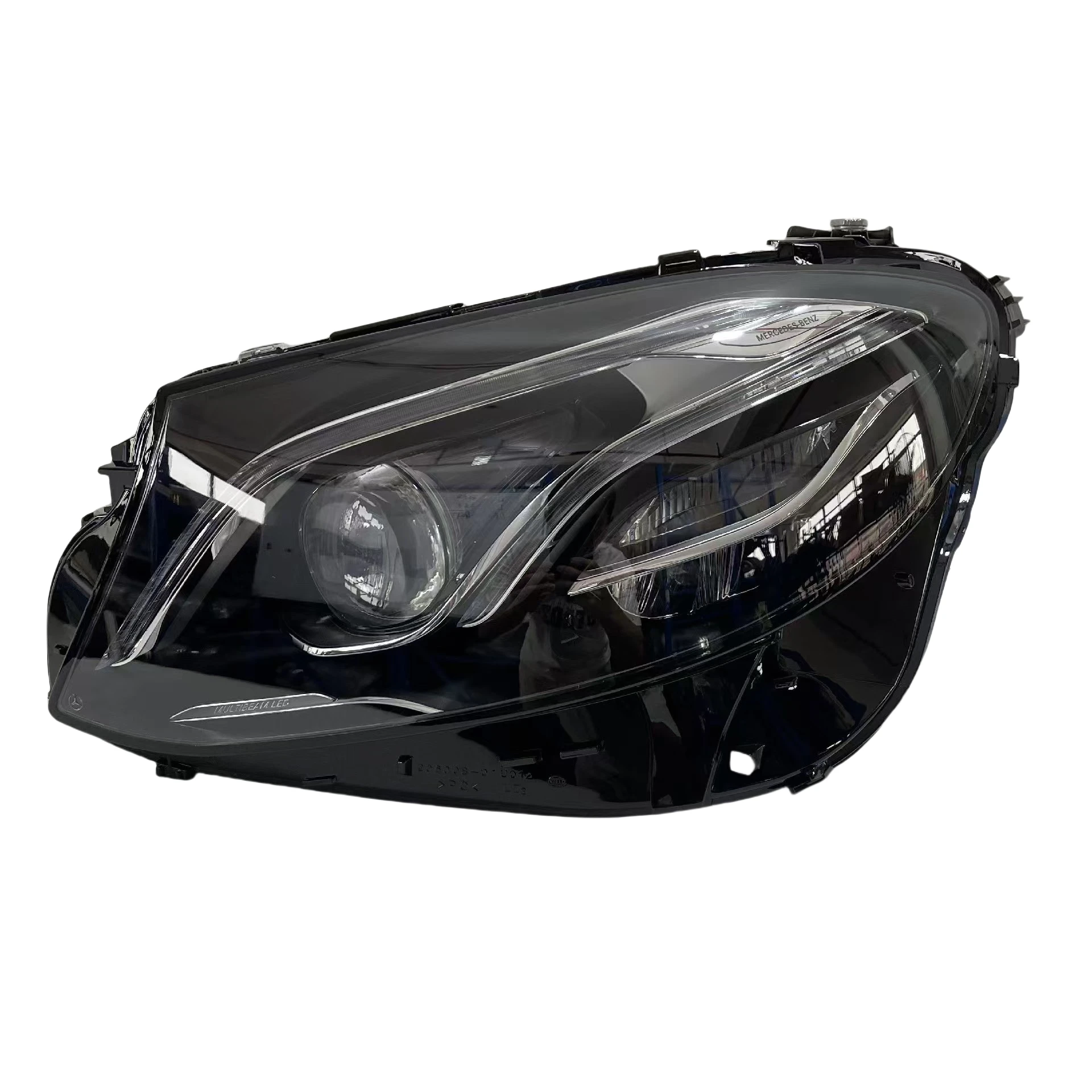 Suitable for Mercedes-Benz W213 W238 E200 E220 E300 E350 E400 E63 original remanufactured geometric headlight A2139069504/9604