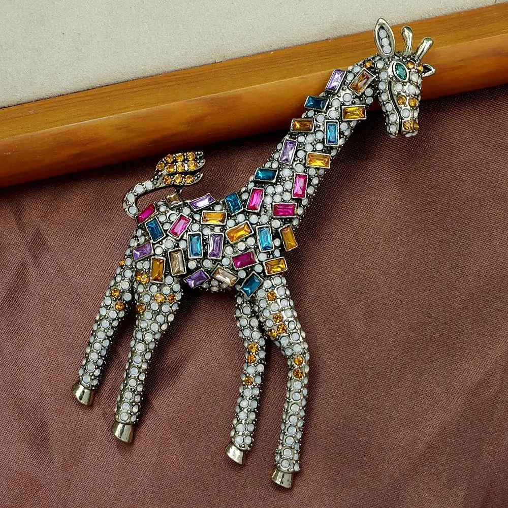 CINDY XIANG Large Beautiful Rhinestone Giraffe Brooch Fashion Vintage Animal Pin 3 Colors Available Winter High Quality Jewelry