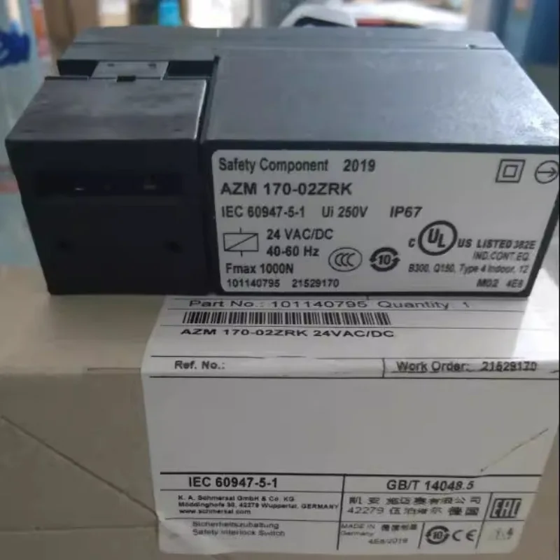 

AZM 170-02ZRK 24VAC/DC Brand New Original Safety Switch Lock