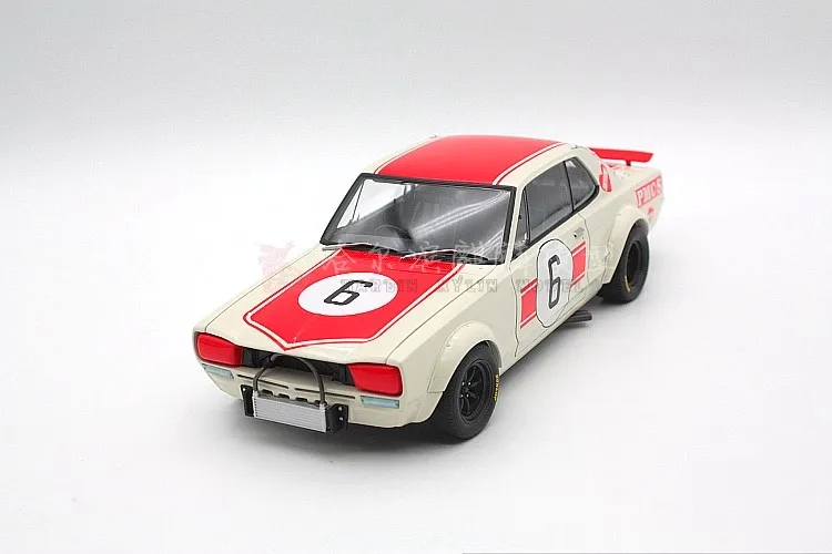 

AUTOart 1/18 For Nissan skyline GT-R KPGC10 1971 Diecast Car Model Toys Gifts White red Hobby Display Ornaments Collection