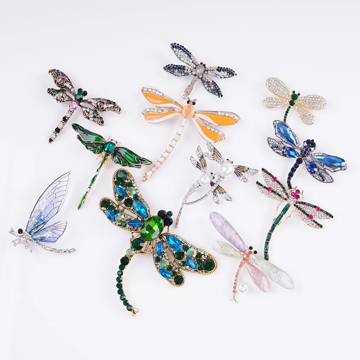 1PCS Fashion Rhinestone Wings Dragonfly Brooch For Women Man Suit Exquisite Crystal Dragonfly Animal Brooches Jeweley Gifts 2023