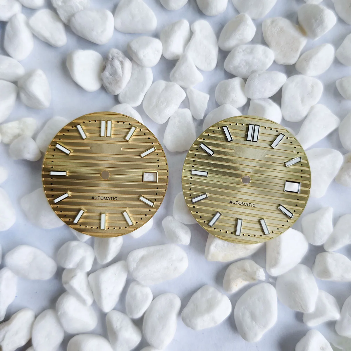

Custom dial size 28.5mm green luminous NH35 dial NH36 dial for NH35/NH36 movement watch accessories