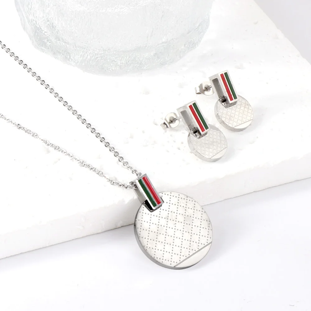 

Man/Woman Gothic Silver Color Round Shape Jewelry Set Geometric Pendant Necklace with Stud Earrings Party Wedding Accessories