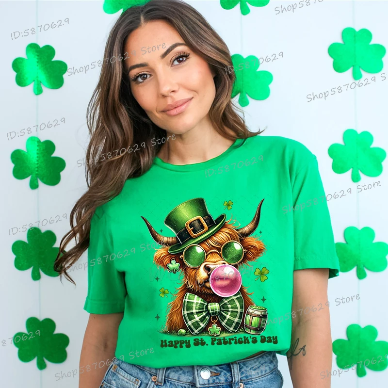 

Забавная женская футболка с рисунком горного рогатого скота, футболка с Днем Святого Патрика Y2K, топы с зеленым клевером в стиле Харадзюку, женская праздничная рубашка