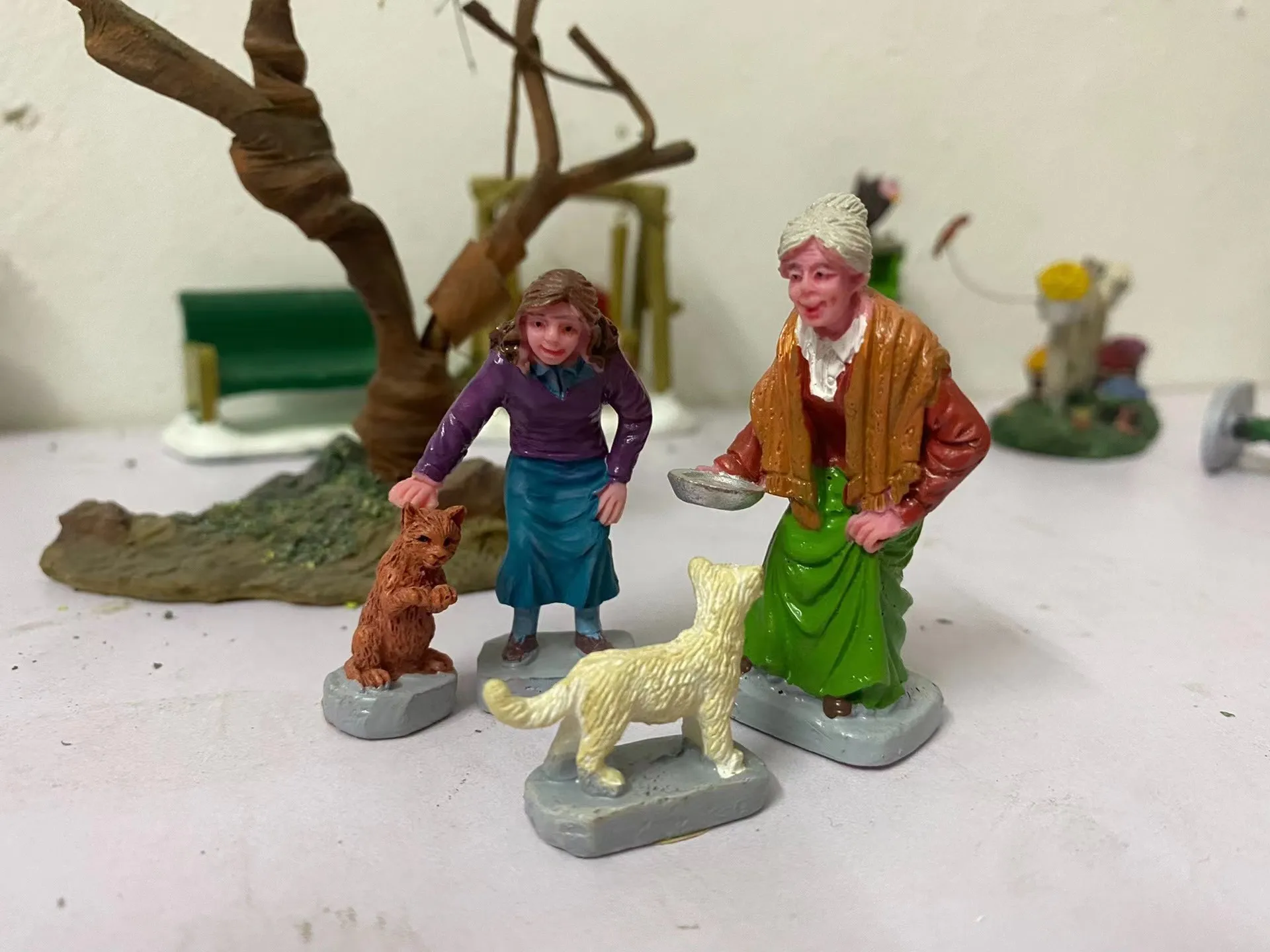 resin figure mental psychological sand table game box court therapy  grandma and  girl  with  dog   puppy
