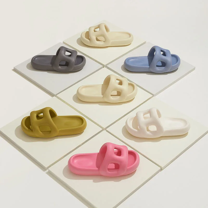 New hollow solid colors simple couples men and women wear sandals and slippers indoor and outdoors