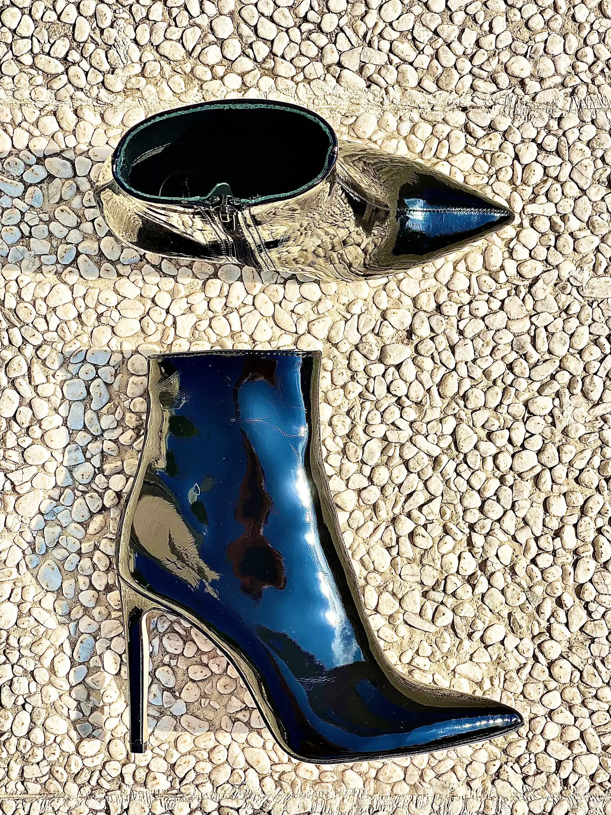 

Черные ботильоны из лакированной кожи, пикантные однотонные туфли ручной работы с острым носком и боковой молнией на шпильке, на тонком высоком каблуке