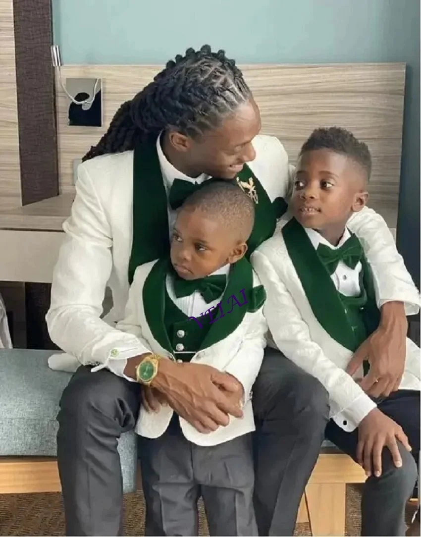 

CustomizedNavy Blue Velvet Groom Tuxedos for Men Black Satin Shawl Lapel Groomsmen Mens Suits Slim Fit 3 Pieces Blazer (Jacket+P