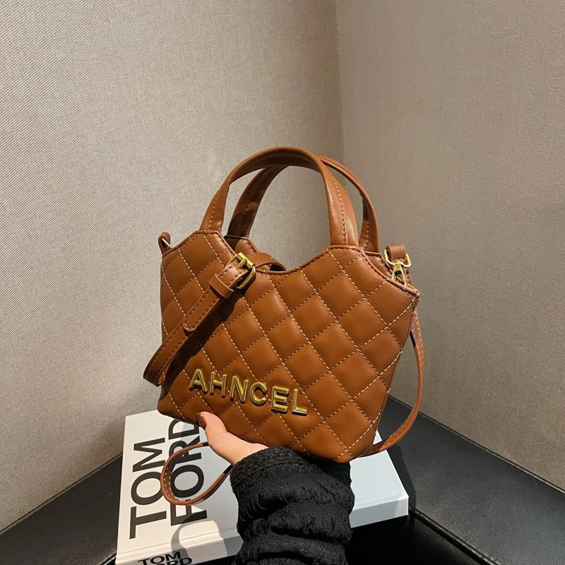 

2025 Designer Quilted Bag for Women Monogram Crossbody Purse Solid Color Shoulder Bag with Carrying Handle