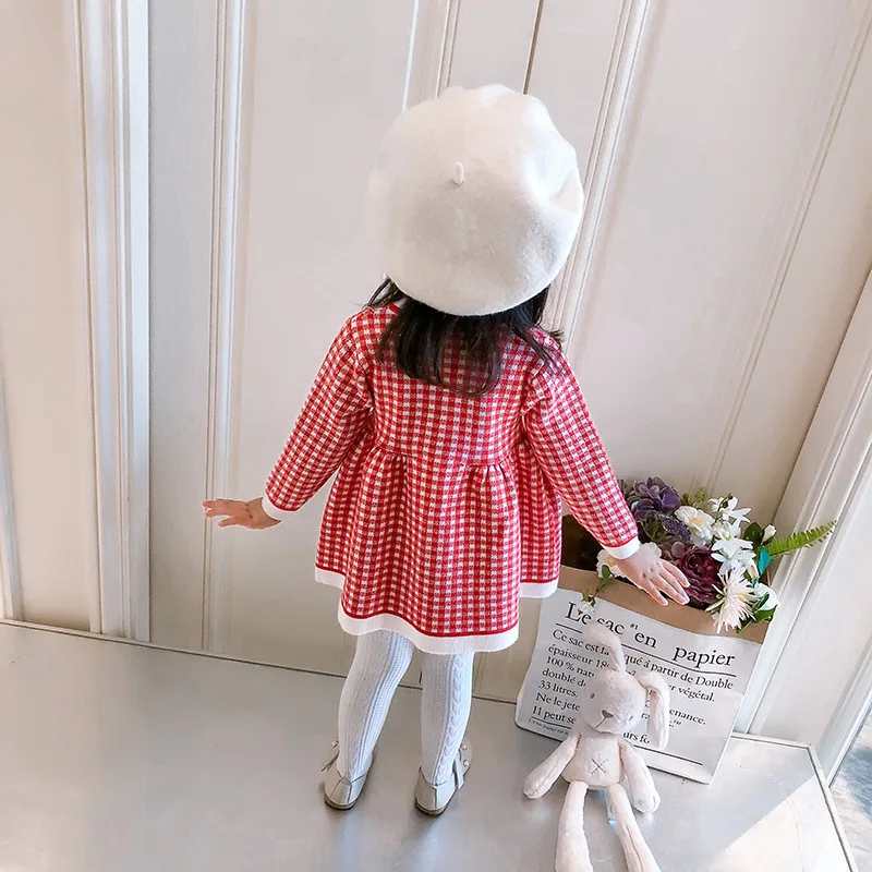 Neues kariertes, bedrucktes, langärmeliges, farbblockiertes, süßes und niedliches, modisches, warmes Mini-Wollkleid für Mädchen im Herbst und Winter. – Detail 7