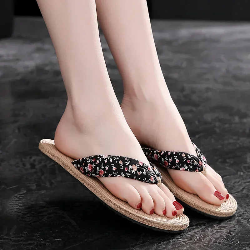 Woven Beach Flip-flops Soft Bottom Slippers Summer Non-slip Flat Outdoor Simple Bohemian Slippers Ladies Indoor Bathroom Shoes