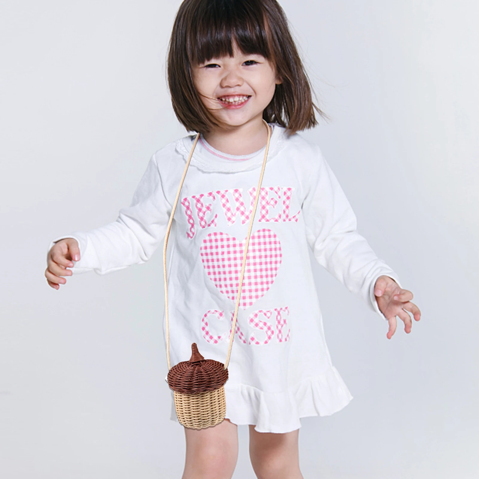 

Rattan Mini Shaped Kids Crossbody Storage Basket Woven Shoulder Bag Handmade Mini Cross Body Bag Gifts Photo Props