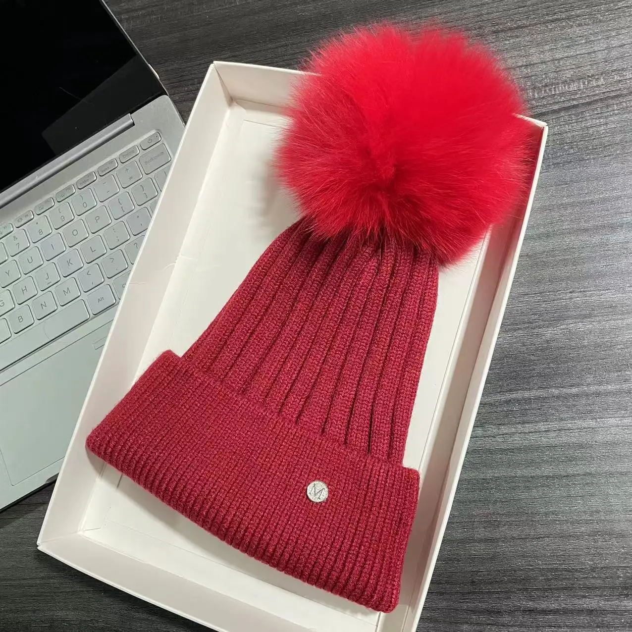 

Winter fox Fur Pompom Hats letter M Beanies Women Knitted Wool Hats Outdoor Thick Warm Hat Casual Fashion Cap