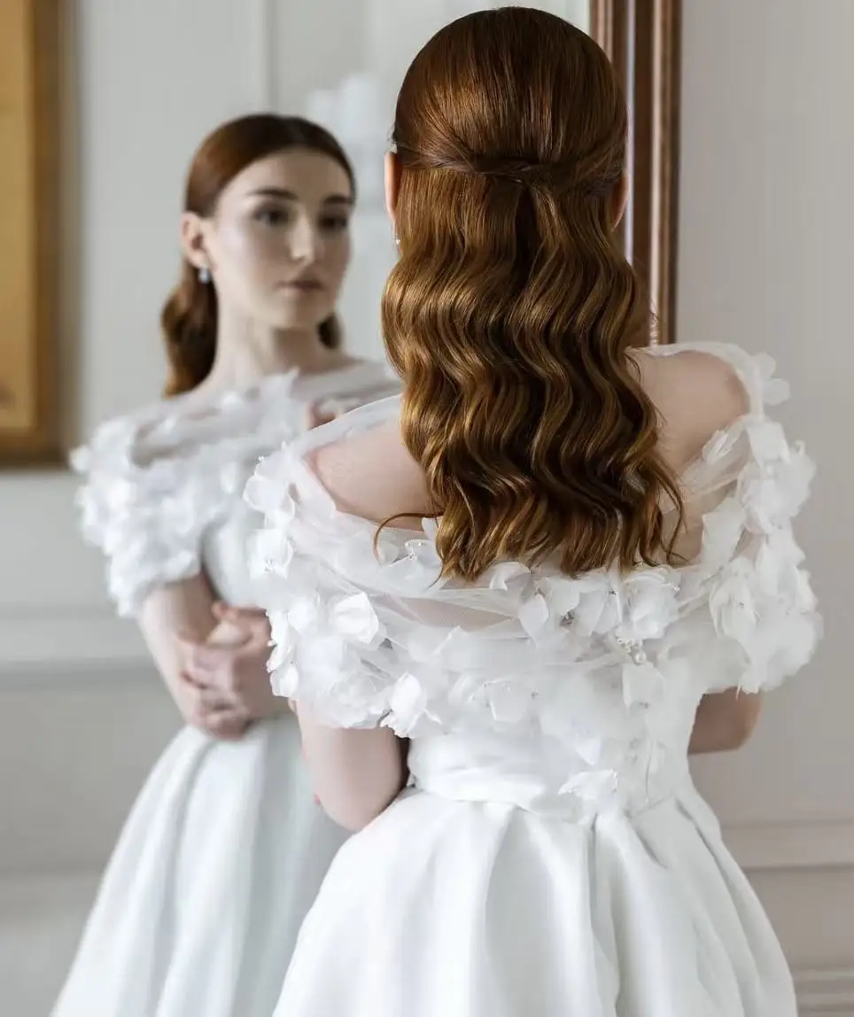 Jane Eyre Abiti da sposa da donna con spalle scoperte Una linea di applicazioni senza maniche Abiti da sposa formali in raso Abiti da sposa personalizzati