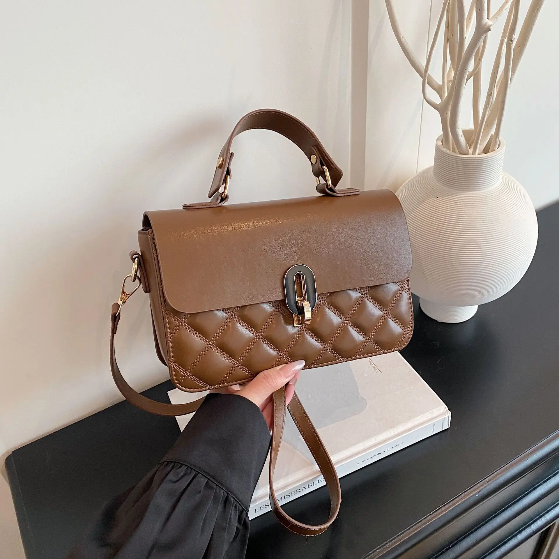 

Шикарная квадратная сумка 2025 года, минималистичный кошелек с верхней ручкой, женская элегантная сумка через плечо, универсальная сумка через плечо «день-ночь», текстурированный слинг