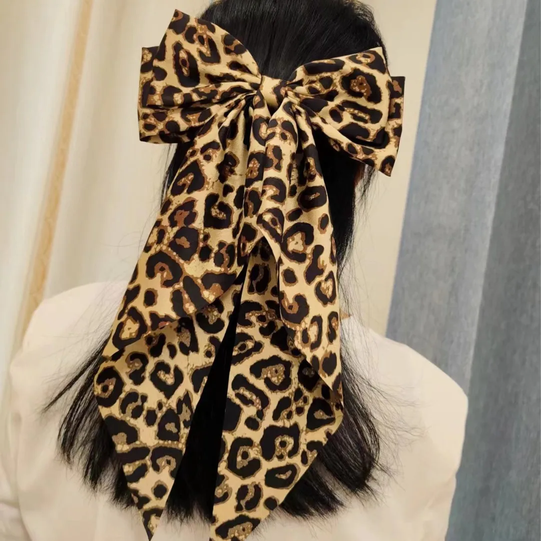 

Leopard-Print Bow-Patterned Ribbon Hair Clip, Ponytail Clip, Fabric, Fashionable Hair Accessories for Girls