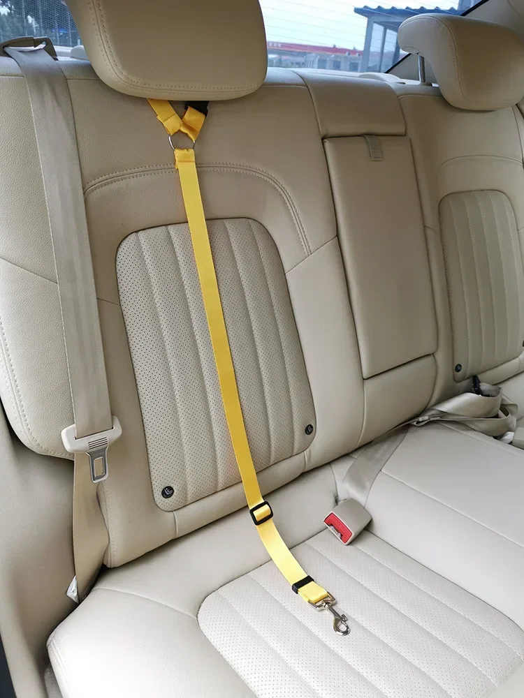 Ceinture de sécurité de voiture pour animaux de compagnie avec sangle réglable et housses de ceinture confortables