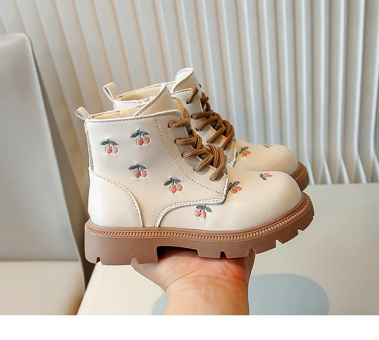 Weichsohlen-Stiefel aus besticktem PU-Leder für Mädchen, Frühling/Herbst, rutschfeste kurze Stiefel, leichte, bequeme Freizeitschuhe für Kinder. – Detail 10