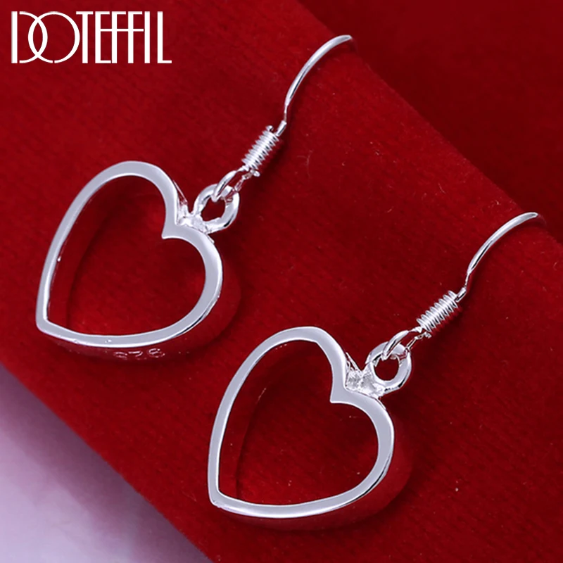 DOTEFFIL 925 Sterling Silver Hollow Heart Drop Earrings Dla kobiety Ślub Zaręczyny Impreza Moda Biżuteria z urokiem
