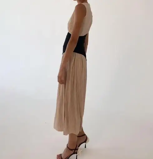 Summer New Pleated Skirt Irregular Black Patchwork Sleeveless Skirt for Women, Fashionable Design Sense, Waist Cinching Dress