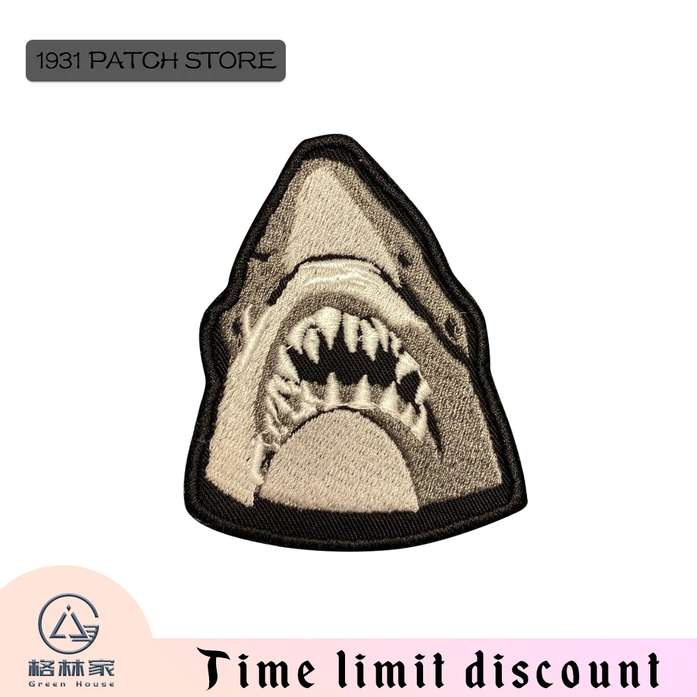 Vivid Shark Embroidered Patches Iron on Clothes Apparel Accessories Sharp Teeth Fearful Animal Catch People's Eyes New Design